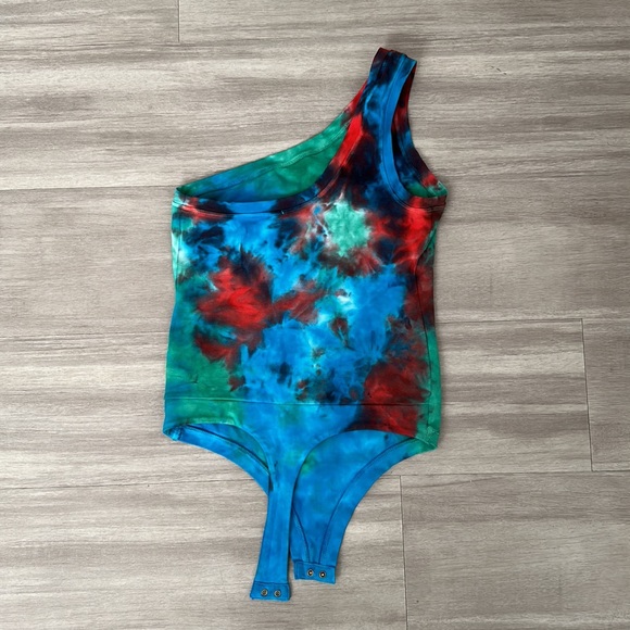 Cotton citizen one shoulder tie dye multicolor asymmetrical Brisbane bodysuit - Picture 8 of 8